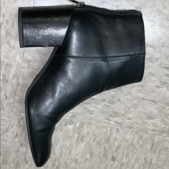 NEW STUART WEITZMAN!!! - Picture 2 of 4